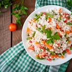 Teplý mrkvový salát s rýží 