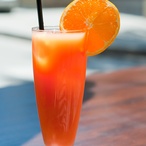 Koktejl s grilovaným pomerančem
